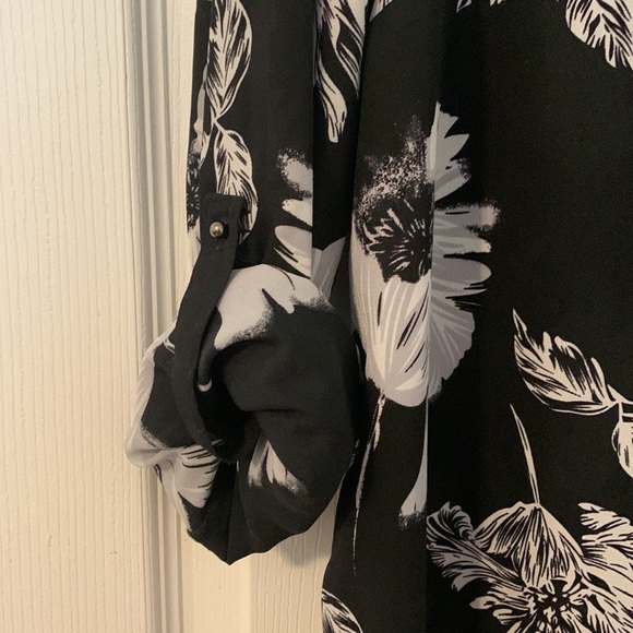 Womens blouse - Picture 2 of 3